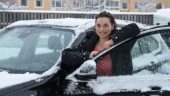 Kimberly följer trenden – tar körkort för automatväxel