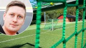 Åtta månader efter invigningen av den nya idrottsplatsen – nu har fotbollsmålen fått sina nät