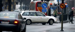 Uppmaningen till stressade bilister: Håll avstånd! • "Stockholmsvägen är rent otäck att köra på"