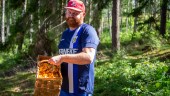 Johan säljer svamp till förmån för unga fotbollsfans: "Skogen är en fantastisk plats"