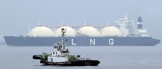 Greenpeace-aktivister i aktion mot LNG-fartyg i Nynäshamn
