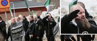 Bilden som kan fälla nazistledaren Niklas Yngwe – åtalas för hatbrott