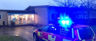 Korridor på skola rökfylld – polisen misstänker anlagd brand