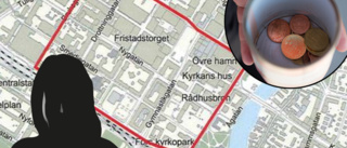 Äldre kvinna satt med pappmugg på parkbänk i centrum – blir första Eskilstunabo att dömas för tiggeri