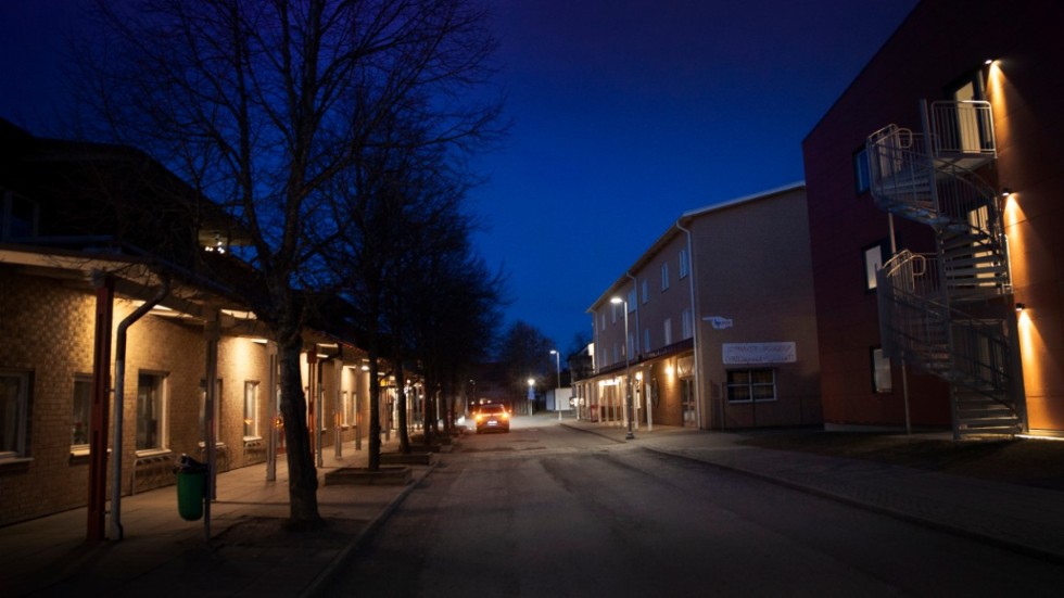Lambohov är ett av de områden i Linköping som tidigare stått utan egna områdespoliser. I nuläget finns speciella områdespoliser i stadsdelarna Skäggetorp, Berga och Ryd.
