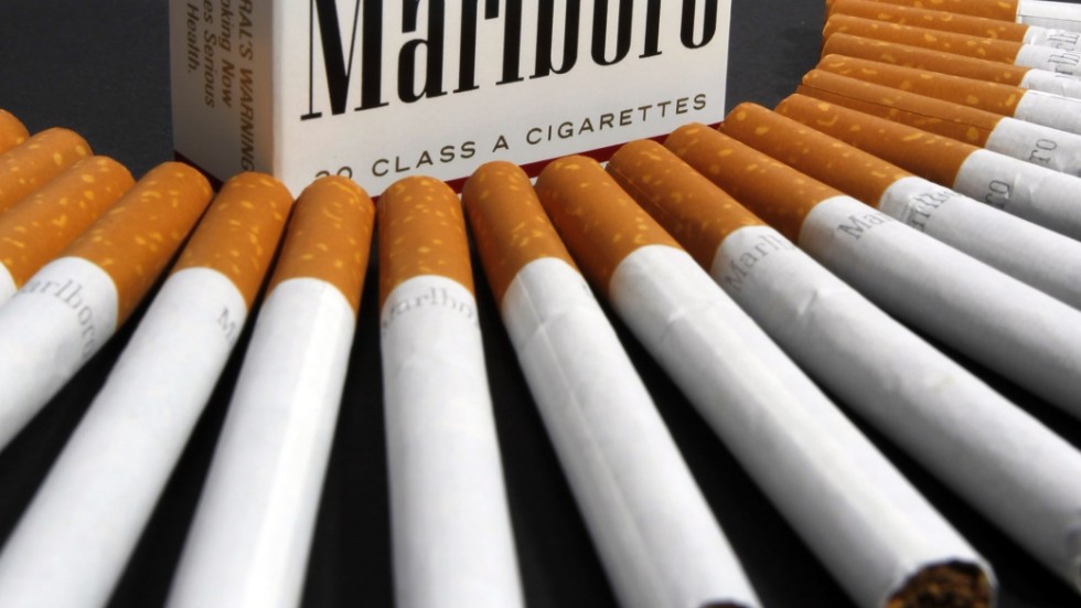 Philip Morris säljer nikotinberoende och cancerrisk. När deras giftpinnar kommit i motvind söker de nya sätt att sätta fast unga i nikotinberoende.