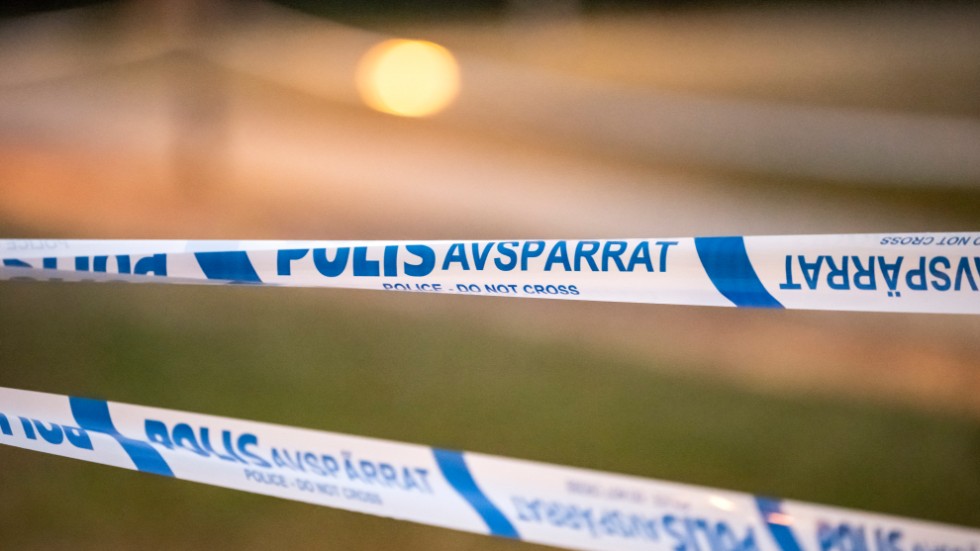 Ett bostadshus besköts under torsdagskvällen i Västerås. Arkivbild.