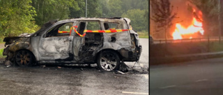 VIDEO: Här totalförstörs bilen i den våldsamma branden