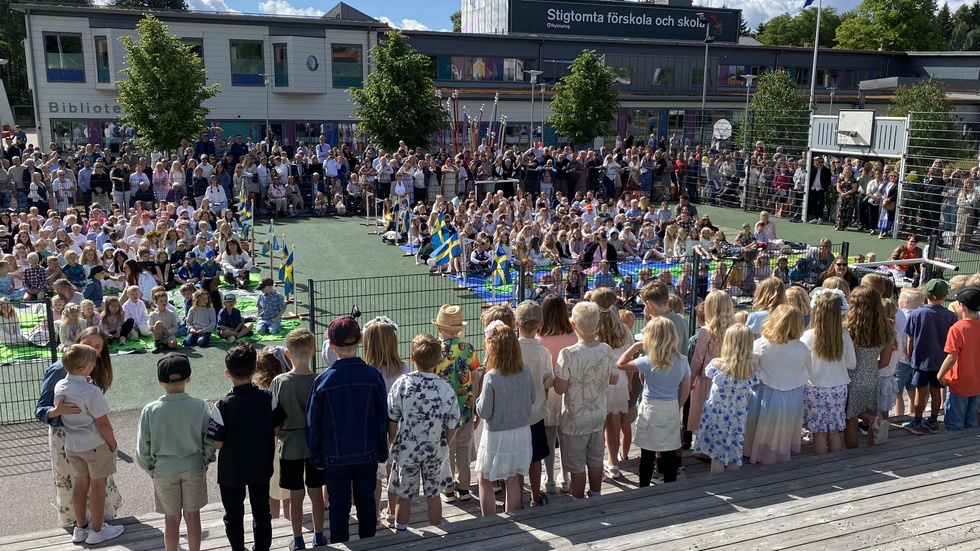 Som vanligt stor uppslutning när en av Nyköping kommuns största F-6-skolor Stigtomta höll skolavslutning nu i juni.