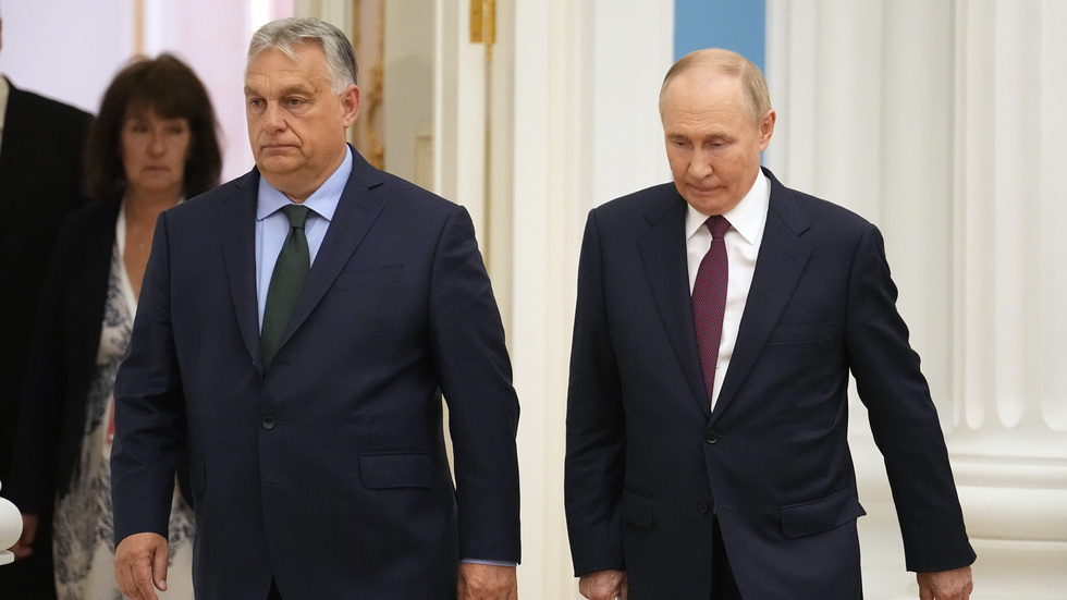 Putin och Orbán i Moskva, för en vecka sedan i fredags. Ett ledande säkerhetshot och en av dem som är hans femte kolonn inne i EU och Nato.