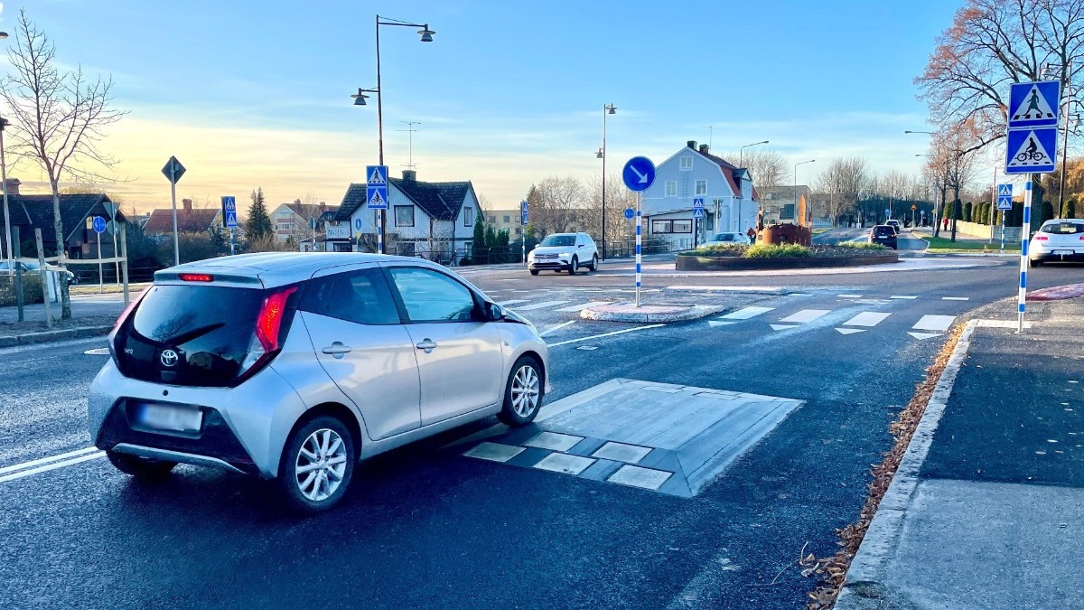 Gupp vid utfart från rondell – hur tänkte ni?