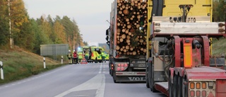 Trafikolycka utanför Målilla • Motorcyklist till sjukhus • Långa köer av lastbilar bildades