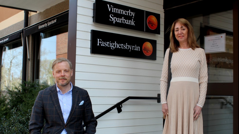 Axel Tuneks tar över posten som VD för Vimmerby Sparbank den 1 september från nuvarande VD Carina Rydholm som ska gå i pension. 