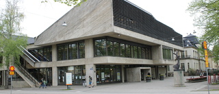 Stökigt på Norrköpings Stadsbibliotek