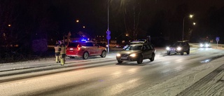 Tre bilar i olycka på Sunnanå: Tre personer fördes till sjukhus