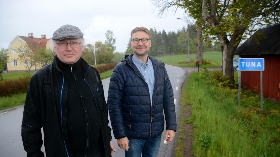 Ulf Svensson och Mikael Wall bor båda utanför Tuna i det som pekas ut som den vita flcäken på fiberkarten över Vimmerby kommun. 