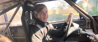 15-årige Emil lärde sig köra bil genom dataspel – debuterade i folkracetävling