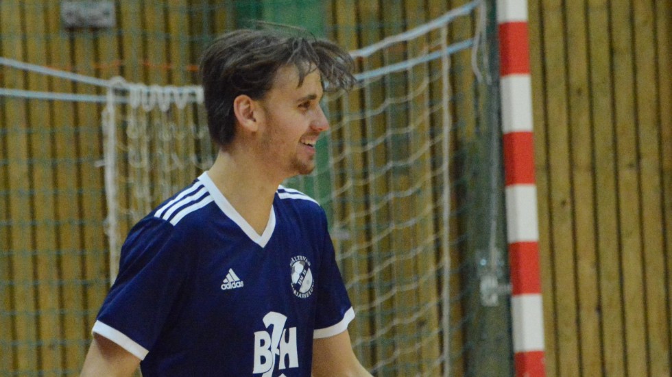 Gustav Stejdahls HM IS började säsongen med seger i derbyt mot Svala.