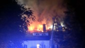 Fyravåningshus i lågor – misstänkt mordbrand