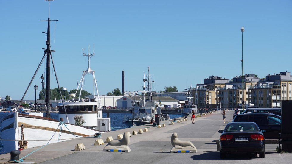 I sommar kan de mindre båtarna vid Skeppsbrokajen få sällskap av en större Gotlandsfärja.