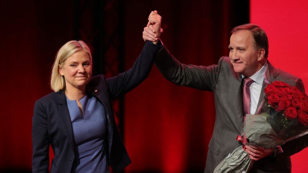 Magdalena Andersson och Stefan Löfven kan se tillbaka på ett händelserikt år och dessutom gå på julledighet med vind i opinionsseglen. Arkivbild.