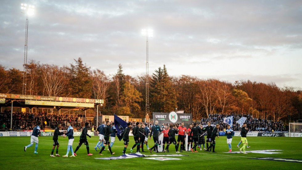 Vintervädret stoppar Varberg från att spela säsongsavslutningen mot Mjällby på Varberg Energi arena. Matchen flyttas till Borås. Arkivbild.