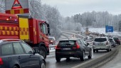 Många trafikolyckor i halkan: "Håll er hemma om ni inte måste ut på vägarna"