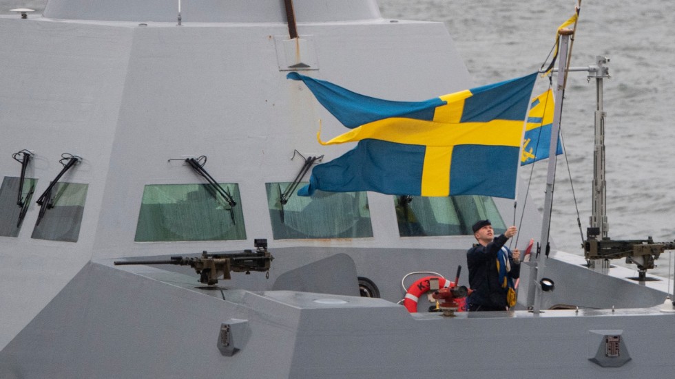 Sverige måste följa Tyskland – nå två procent av BNP i försvarsanslag 2024 för att uppfylla Natos krav, skriver liberalerna Juno Blom och Patrik Karlsson.