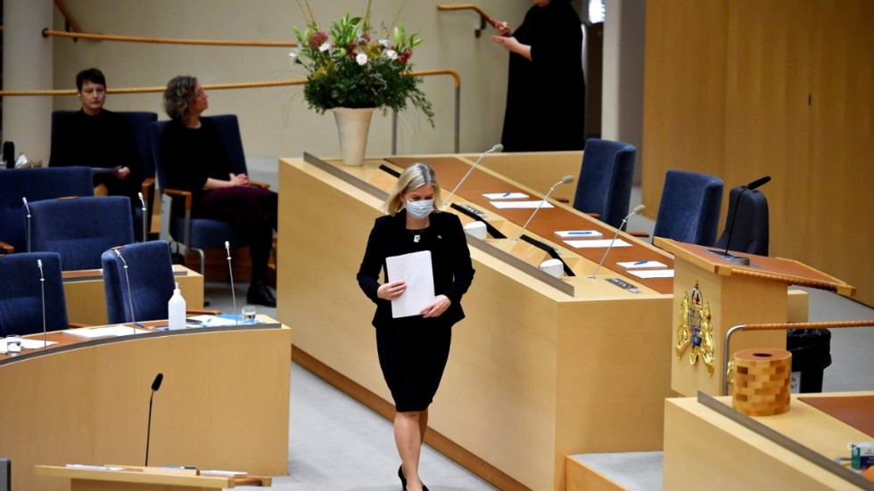 Det är med en tydlig opinionsvind i ryggen som statsminister Magdalena Andersson (S) deltar i dagens partiledardebatt i riksdagen.