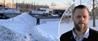 Gångväg skapar stora problem vid Luleåbutik – tvingar ut gående i trafiken: "Varit väldigt nära en olycka"