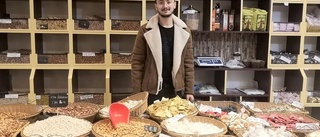 Flydde från Syrien till Eskilstuna – nu expanderar deras nyöppnade kryddaffär: "Vill skapa utomlandskänsla"