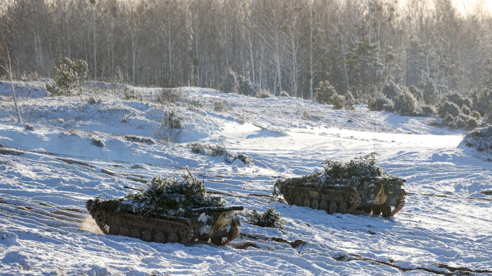 Bild, distribuerad av den statliga belarusiska nyhetsbyrån Belta, från Rysslands pågående militärövning i Belarus.