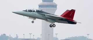 Pilot i amerikanska flygvapnet flög nya skolflygplanet