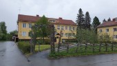Man misstänks för att ha låst in och våldtagit kvinna på skola