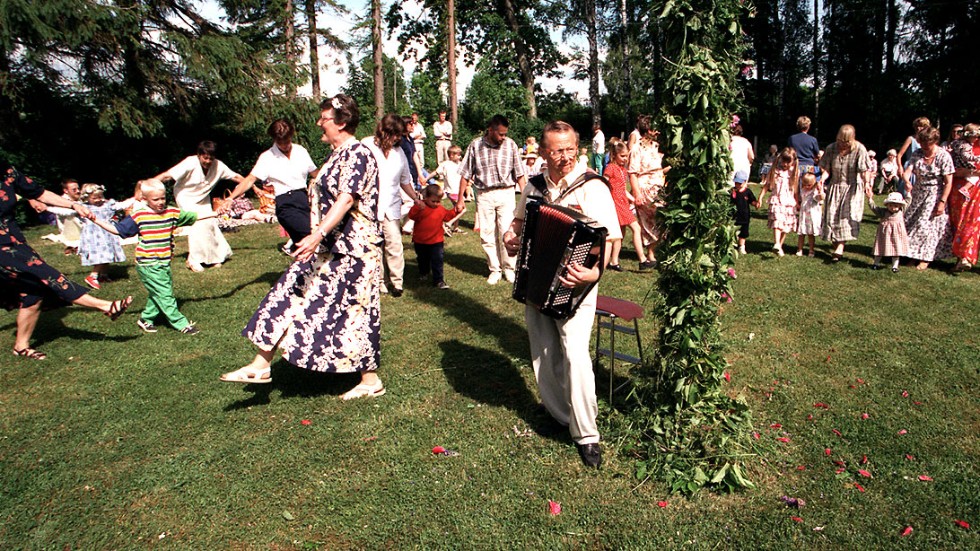 Östgötska Midsommarfiranden Genom Tiderna