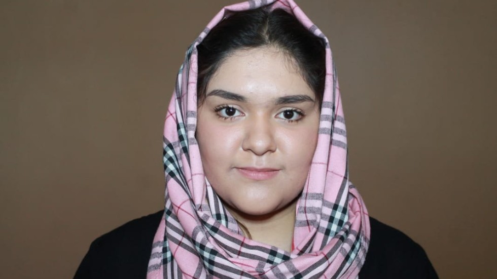 Sarah Rashid bor i Kabul och har inte kunnat gå i skolan sedan talibanerna tog makten i Afghanistan.