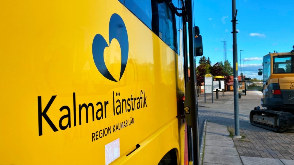 Linus Öjebrink Åsberg, presskontakt på Kalmar länstrafik, säger att man på lång sikt hoppas att allt fler ska börja välja bussen framför bilen.