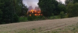 Polisutredning om husbrand utanför Tjällmo nedlagd