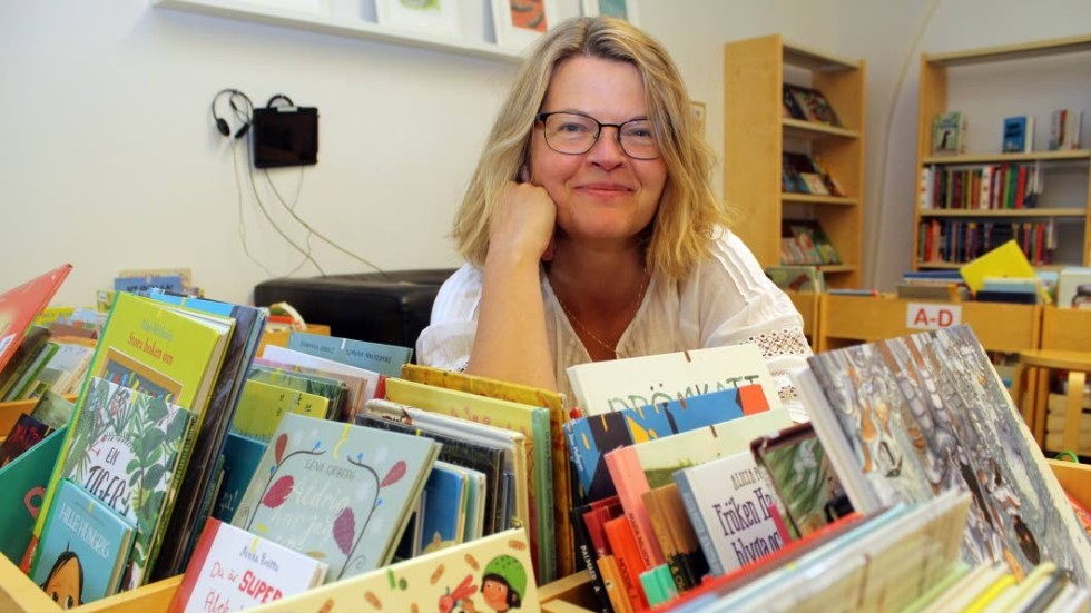 Maria Tunek hoppas aktiviteten Sommarboken lockat till läsning. Nu avslutas den med bokfest.
