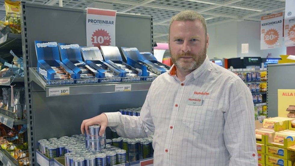 Hemköp i Västervik drabbas av väldigt många stölder och mest stjäls det energidrycker, berättar butikschefen Joel Arnryd.