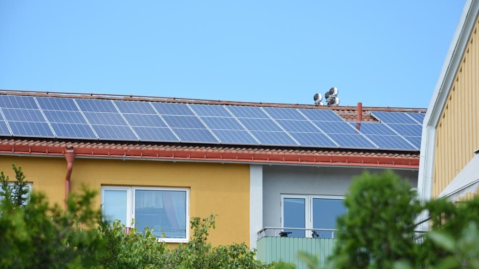 ”Den som ser grannar sätta upp solpaneler blir genast mer benägen att göra detsamma.”