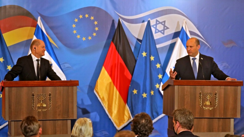 Tysklands förbundskansler Olaf Scholz och Israels premiärminister Naftali Bennett (höger) vid Scholz besök i Jerusalem 2 mars.