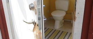 Bröt sönder dörr – kom in till toalett