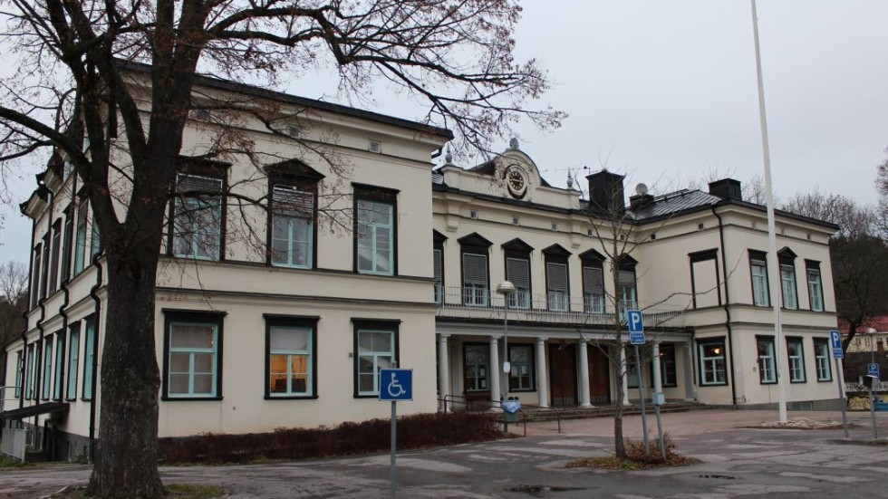 I dag ligger biblioteket i Åby herrgård, som även inrymmer bland annat fritidsgården.