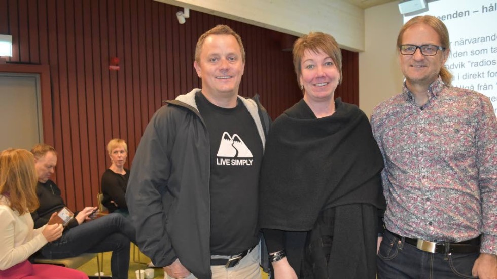 Martin Sande från företaget Dialogues, kommunalrådet Annelie Hägg (C) samt Robert Glader, verksamhetschef på Emilkraften i Mariannelund.