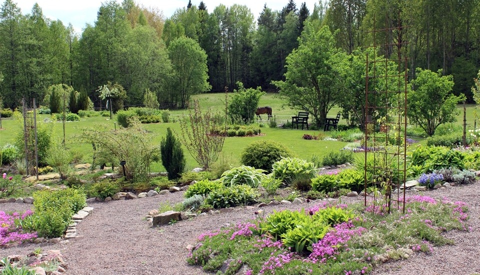 Ledamöterna i kommunstyrelsens arbetsutskott vill se en lösning för Kalvkätte trädgård.