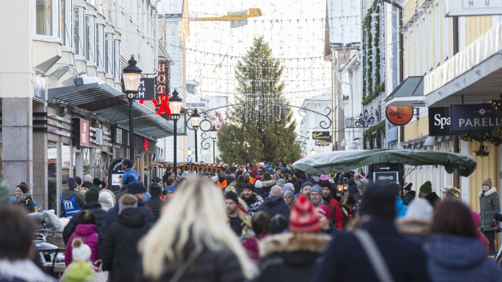 En färsk undersökning visar at cityhandeln ökade i PIteå centrum. Det är framför allt hotell- och restaurangnäringen samt gym och skönhetsvård  som står för ökningen. Men samtidigt köper vi mindre av sällansköpsvaror och kläder. (Arkvibild)