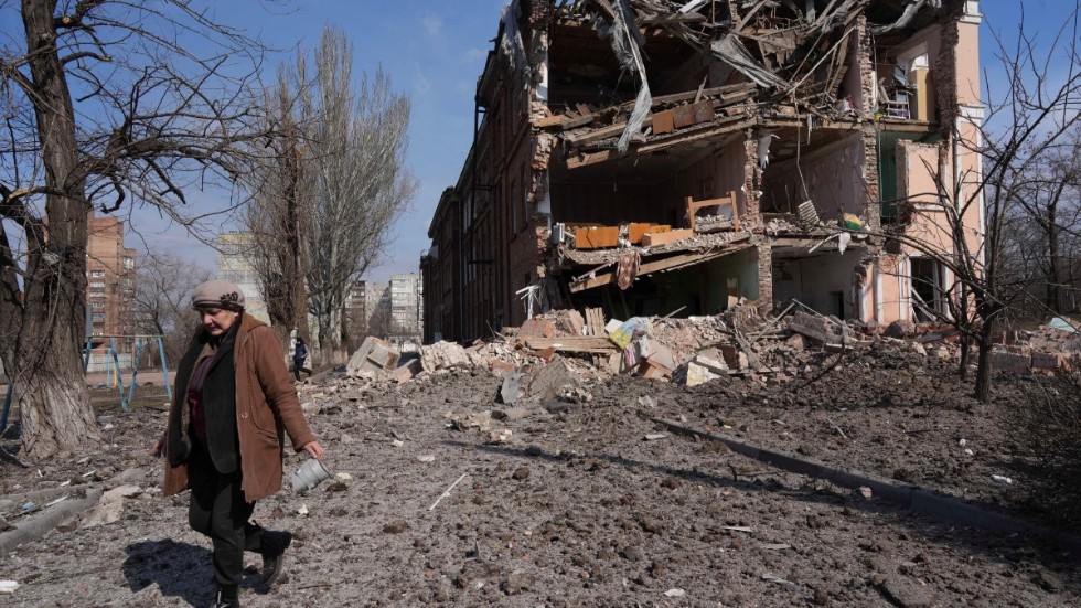 Det finns en kostnad av kriget i Ukraina som aldrig kan betalas: människoliv, överlevande som för alltid är märkta av alla grymheter de bevittnat, förstörd natur och infrastruktur, skriver Ingalill Ek.