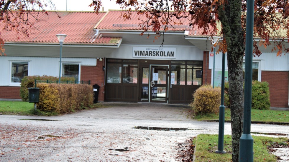 Vimarskolan 7-9 har låg andel behöriga lärare. "Det går inte att sticka under stol med att det är svårt att få behöriga sökande", skriver rektor Pernilla Begu i ett mejl till Vimmerby Tidning.