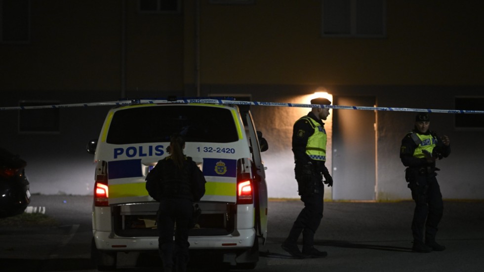 Polisen på plats efter söndagens mord i Södertälje.